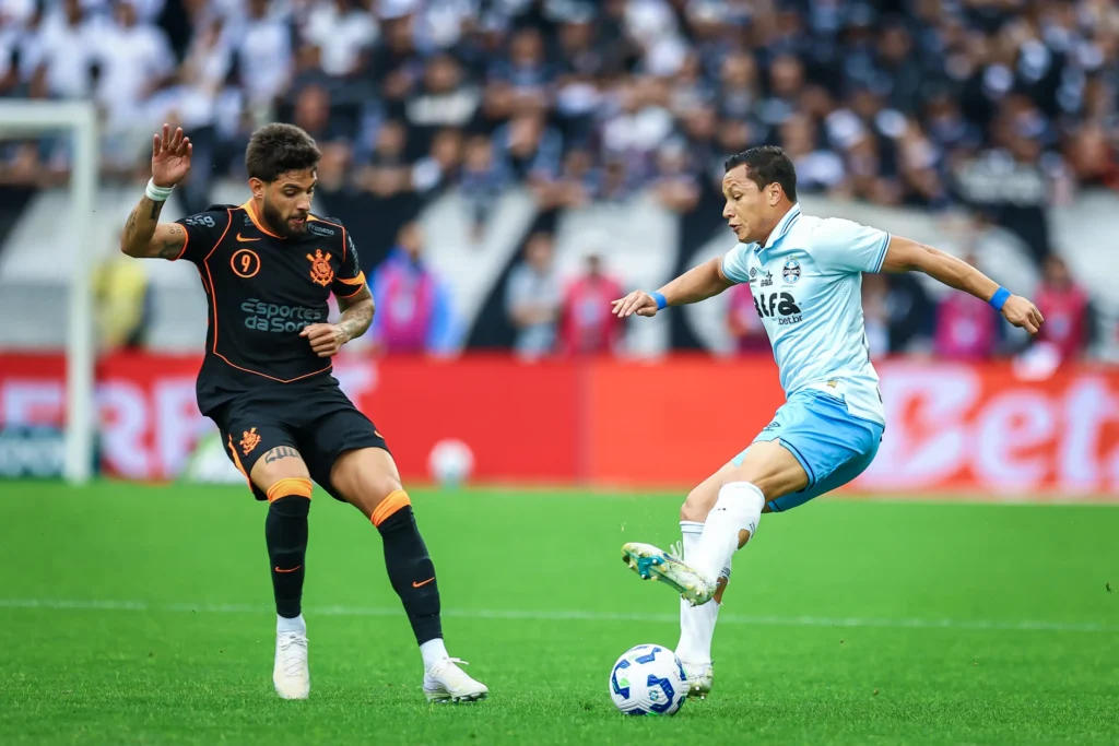 Grêmio tropeça em Itaquera, é superado pelo Corinthians e se afasta do G-6