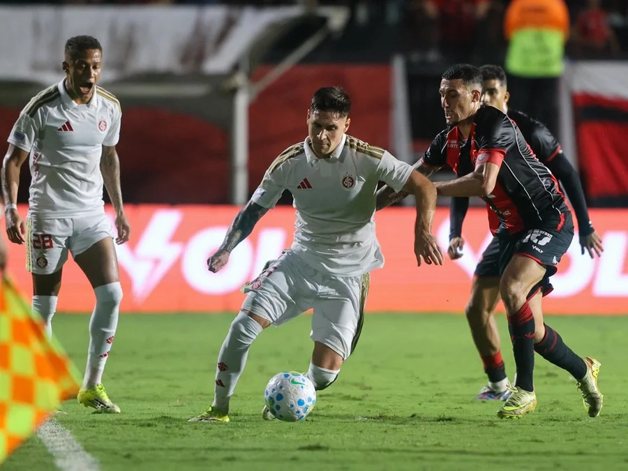 Inter perde no Barradão e vê sequência positiva ser interrompida pelo Vitória