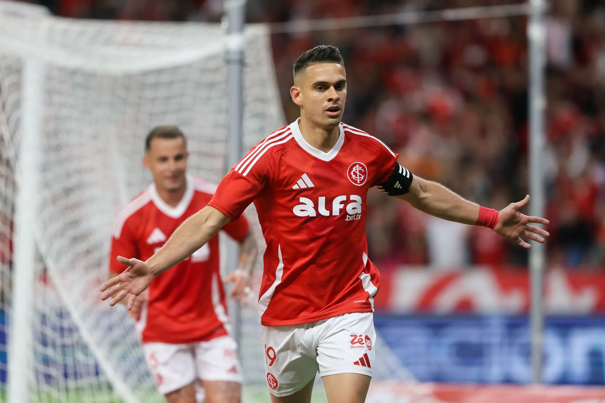 Inter vence Sport no Beira-Rio  e se afasta do Z4