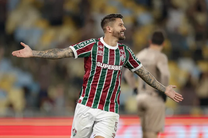 Grêmio perde para o Fluminense no Maracanã e pressão sobre Mano Menezes aumenta