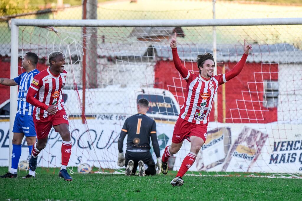 Inter-SM vence o Esportivo, assume vice-liderança e mantém invencibilidade na Divisão de Acesso