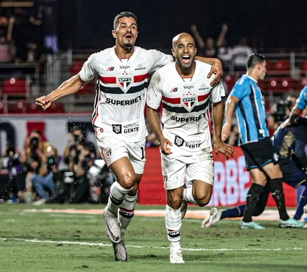 Grêmio joga mal e sucumbe ao São Paulo no Morumbis