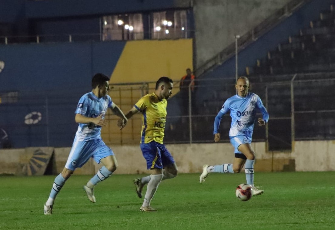 Gol relâmpago do Pelotas cala o Boca do Lobo e mantém o Glória na vice-lanterna do Acesso