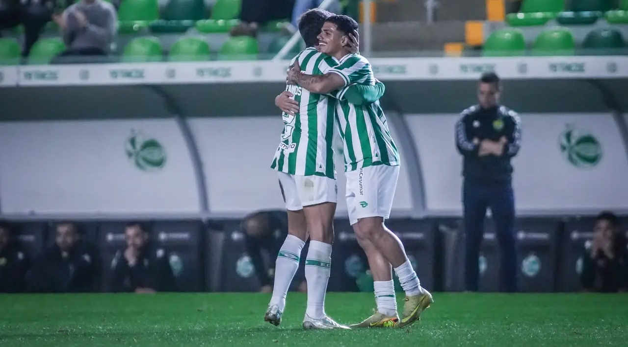 Juventude bate tabu histórico e vence o Cuiabá por 2 a 0