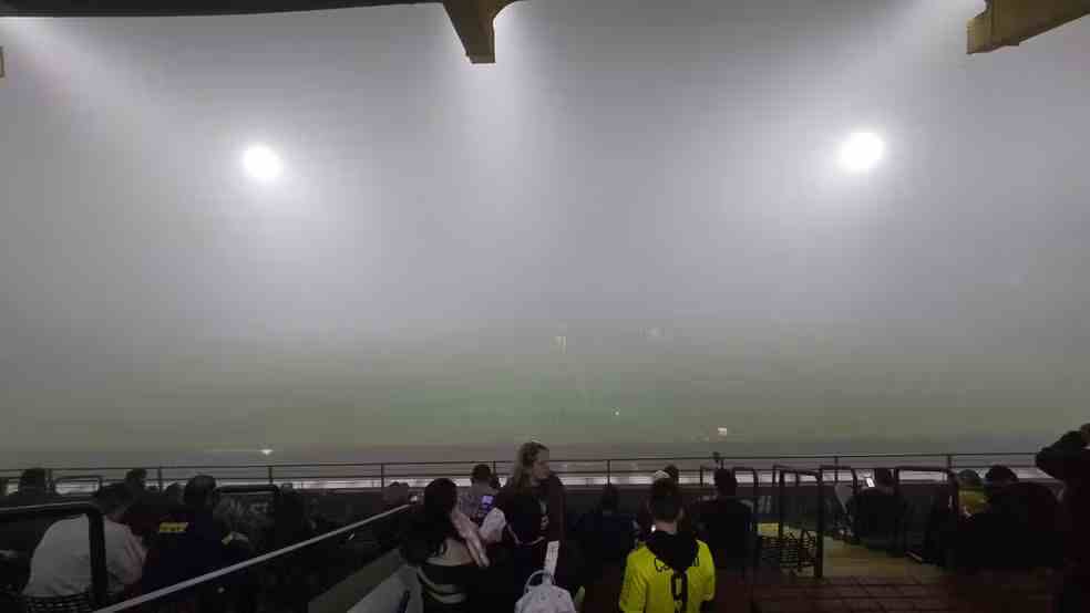Neblina Toma Conta do Estádio Colosso da Lagoa e Adia Jogo entre Ypiranga e Ituano
