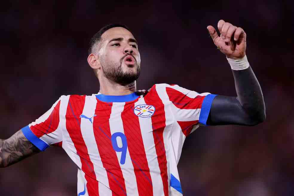 Inter dobra a aposta no ataque: Eliasson confirmado, Sanabria a caminho de Porto Alegre