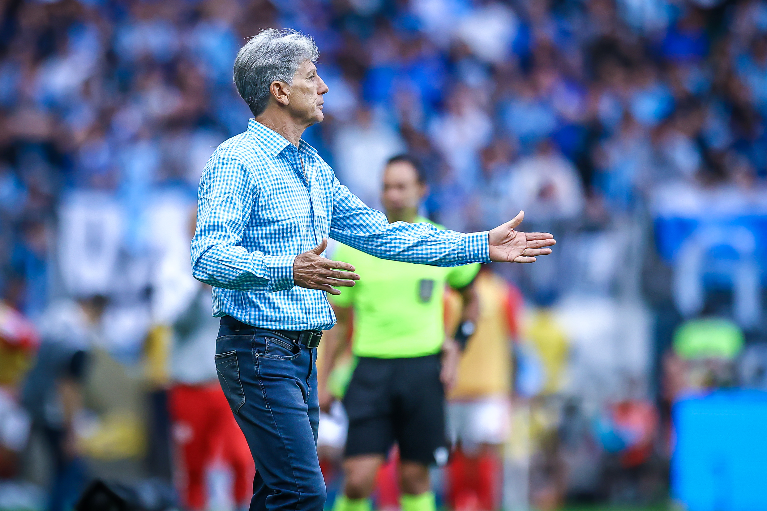 Renato vê evolução do Grêmio sem vitórias e já mira o Cruzeiro após empate no Gre-Nal