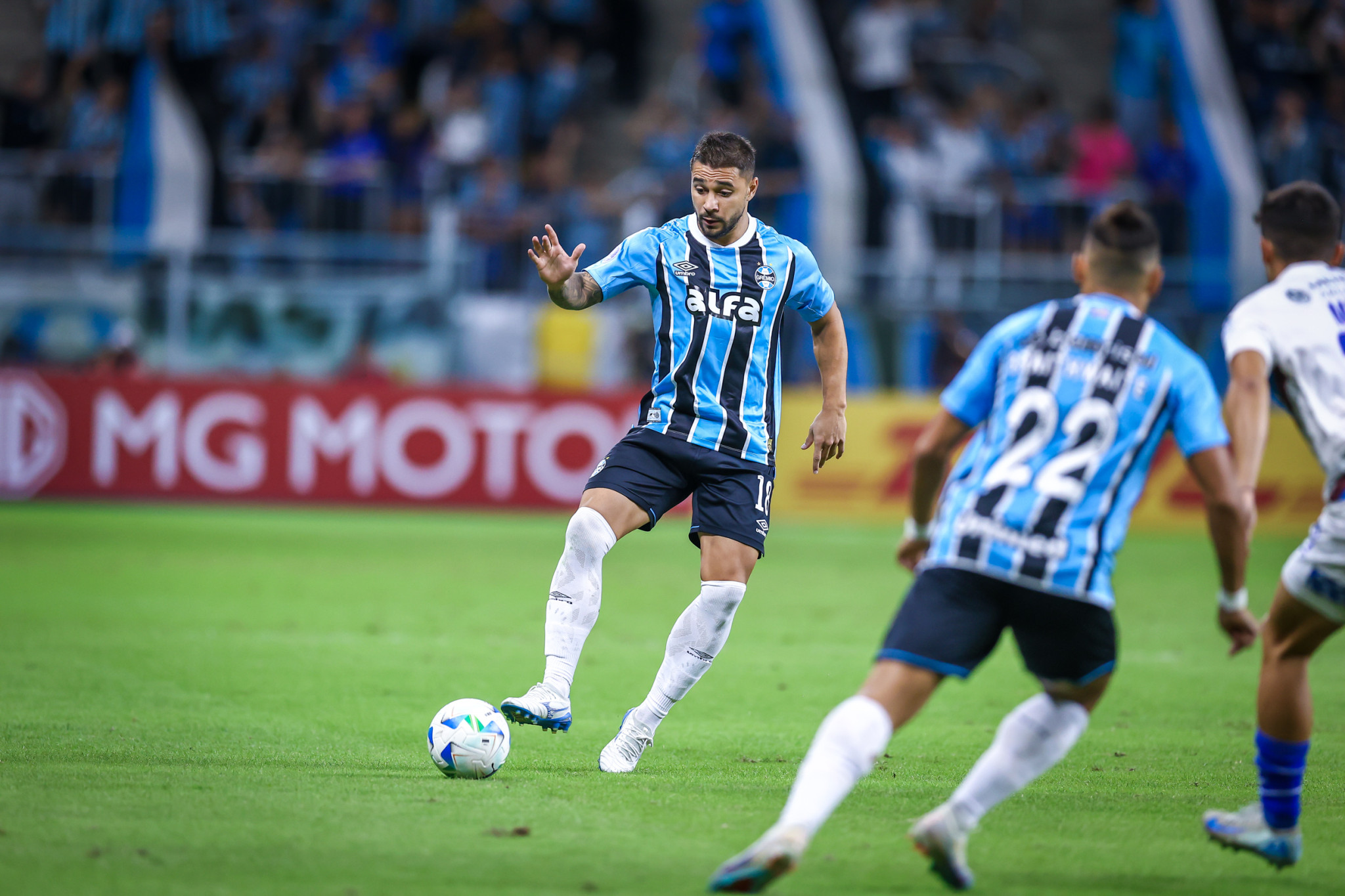 Grêmio tropeça em casa, empata com o Godoy Cruz e desperdiça chance de liderança no Grupo D