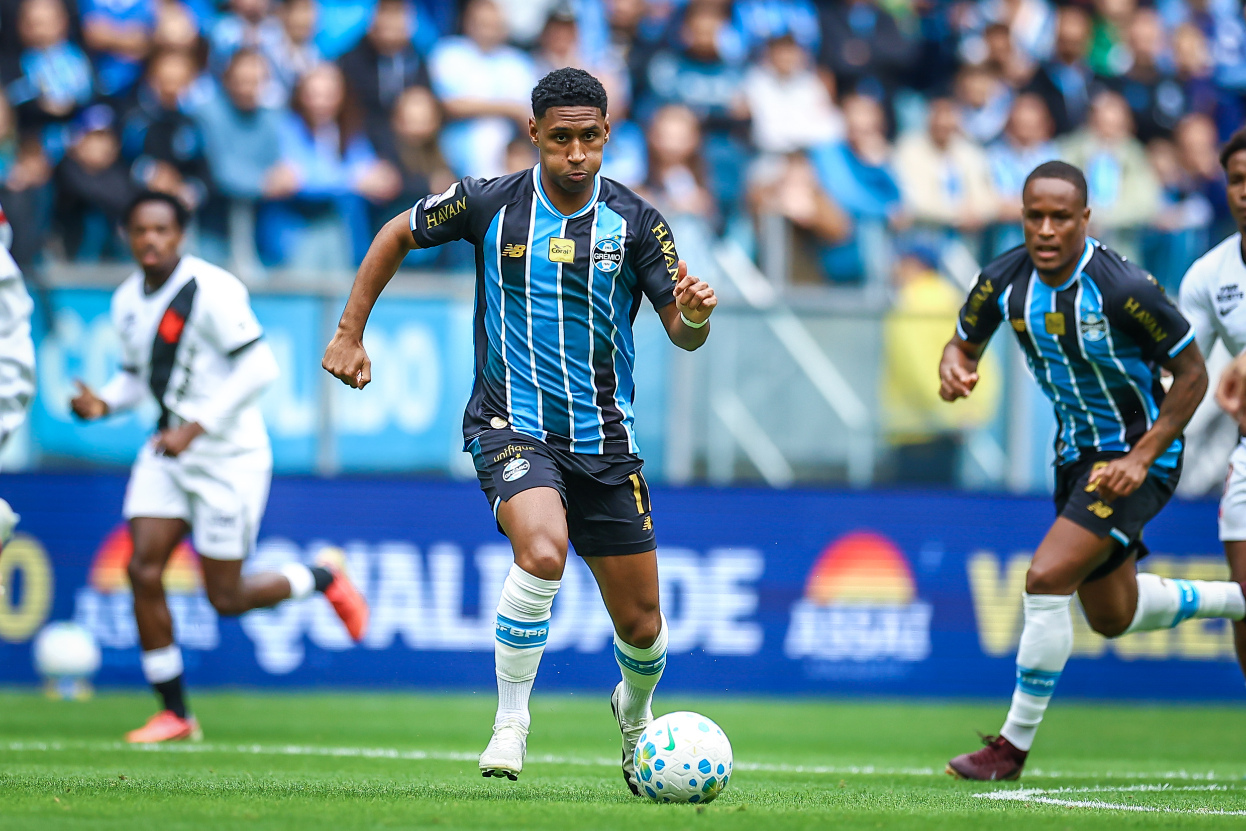 Em quatro minutos, o Vasco desmonta o Grêmio e a Arena vira sinônimo de aflição