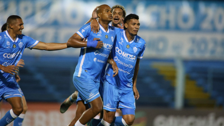 Novo Hamburgo vence São José em jogo eletrizante e larga em vantagem na Taça Farroupilha