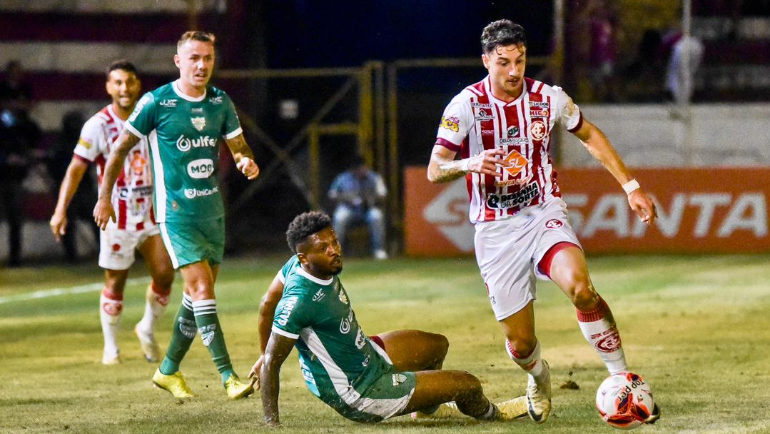 Inter-SM busca empate heroico contra o Avenida em noite marcada por queda de luz