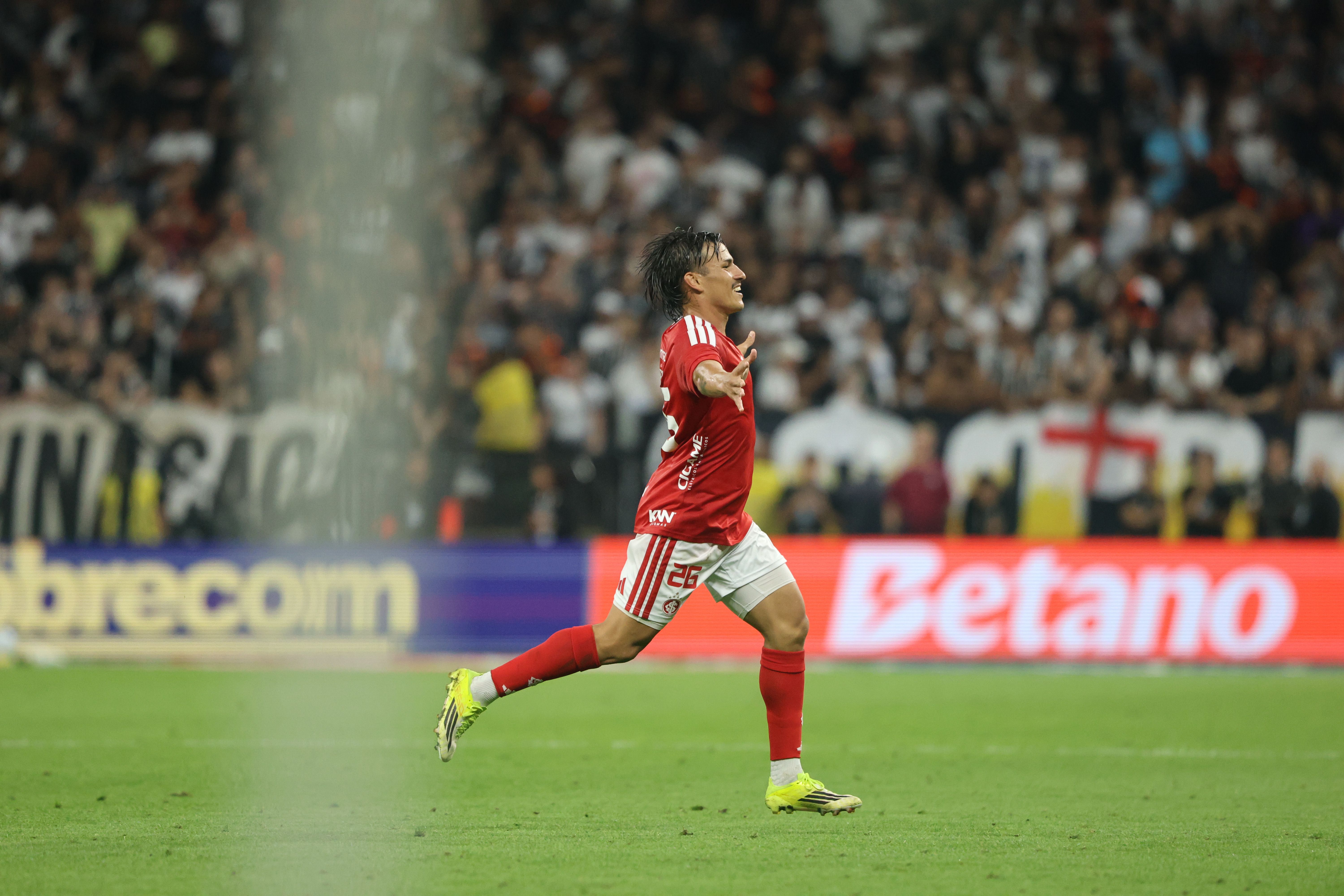 Inter surpreende o Corinthians em Itaquera com brilho de Bernabei