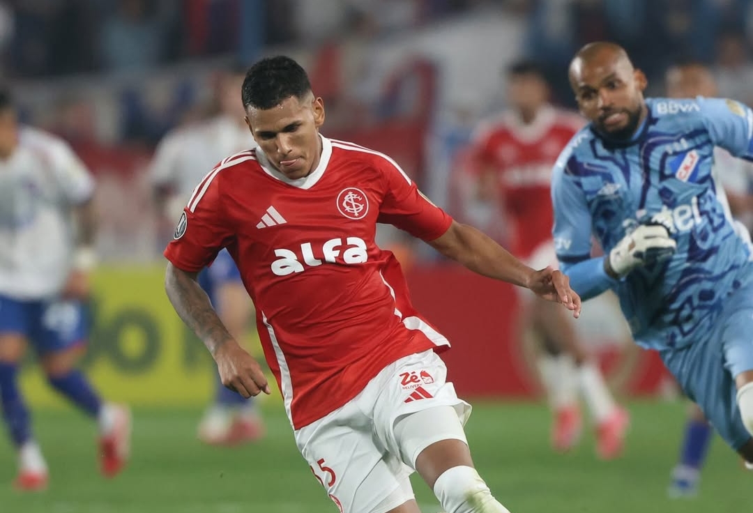 Inter impõe superioridade tática, vence o Nacional-URU por 2 a 0 e assume vice-liderança do Grupo F
