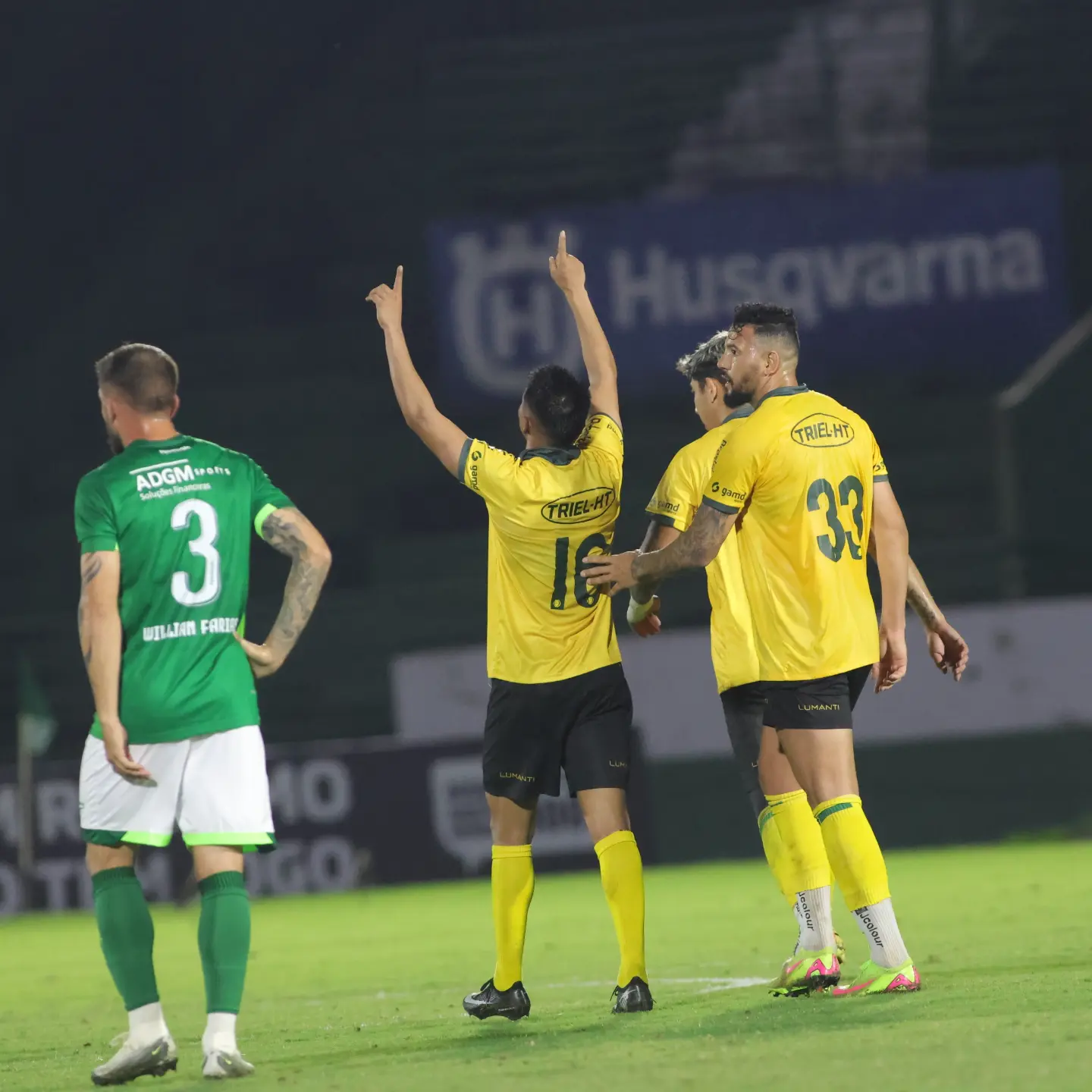 Ypiranga sai atrás por dois gols, mas arranca empate épico com o Guarani na Série C