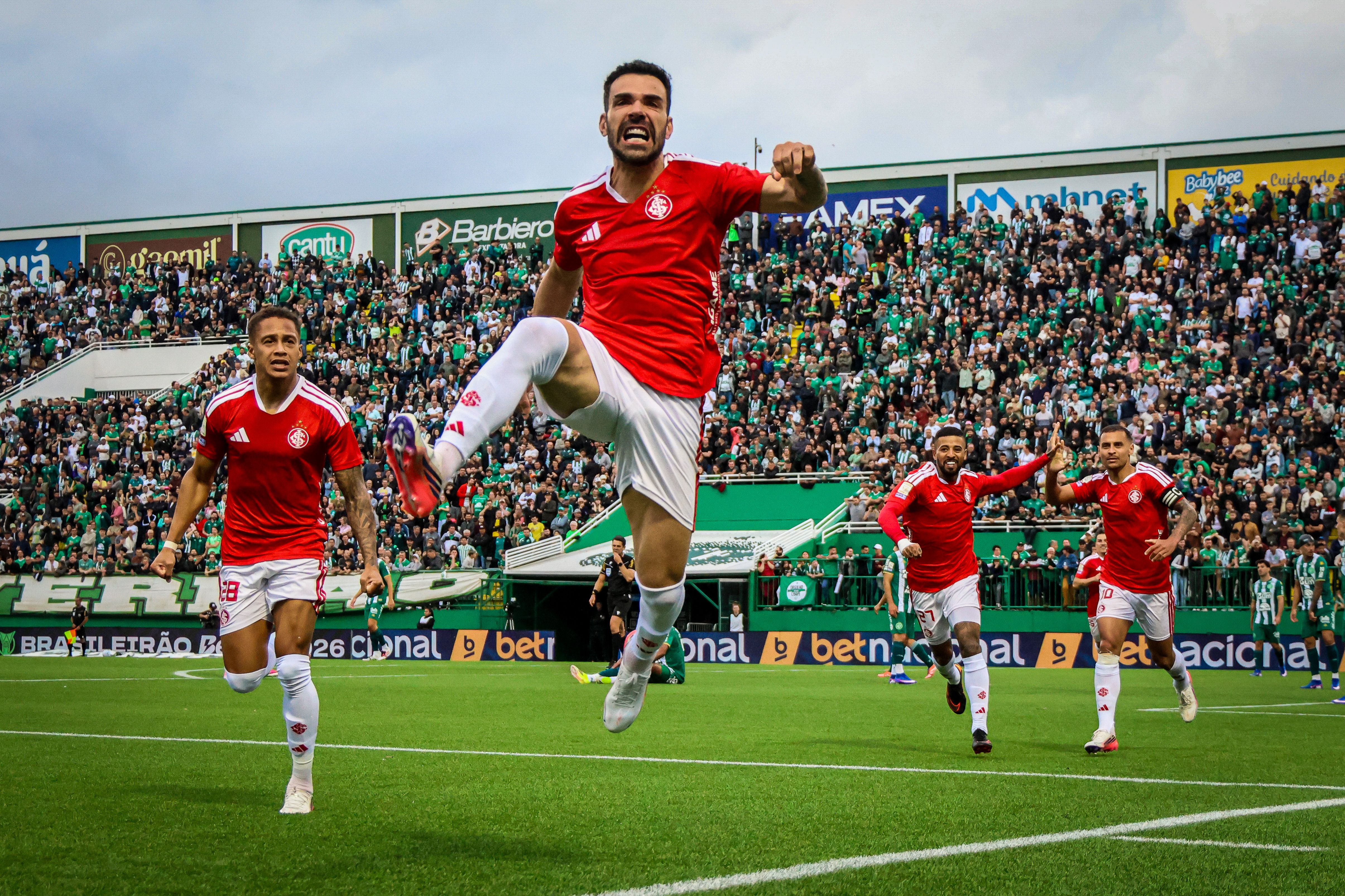 Depois de dez jogos, o Inter finalmente encontra a vitória — e o alívio dura só até segunda