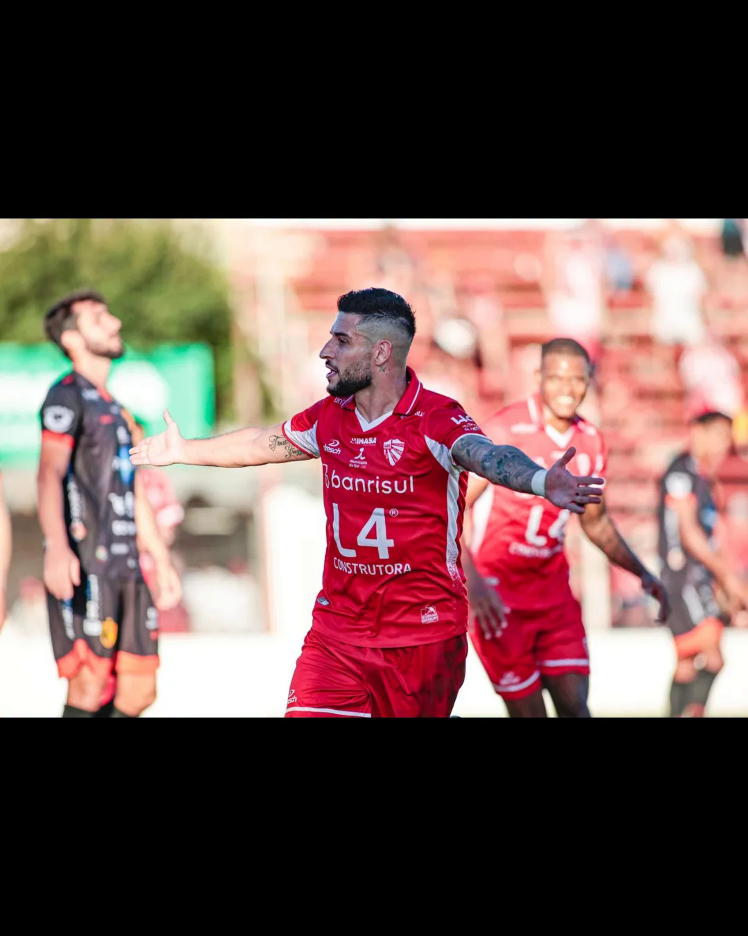 São Luiz e Santa Catarina empatam em duelo eletrizante de oito gols no 19 de Outubro