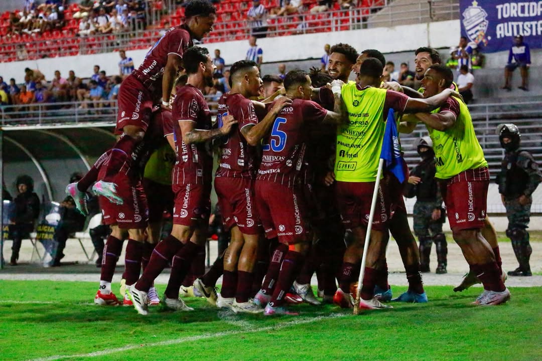 Caxias vence CSA por 3 a 2, segura pressão e dispara na liderança da Série C