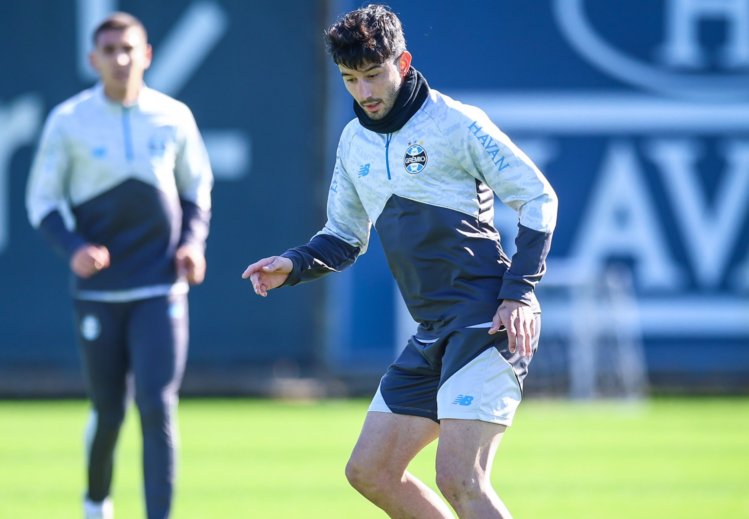 Salários atrasados, Amuzu de volta e último teste antes do Brasileirão: o Grêmio que tenta se reencontrar
