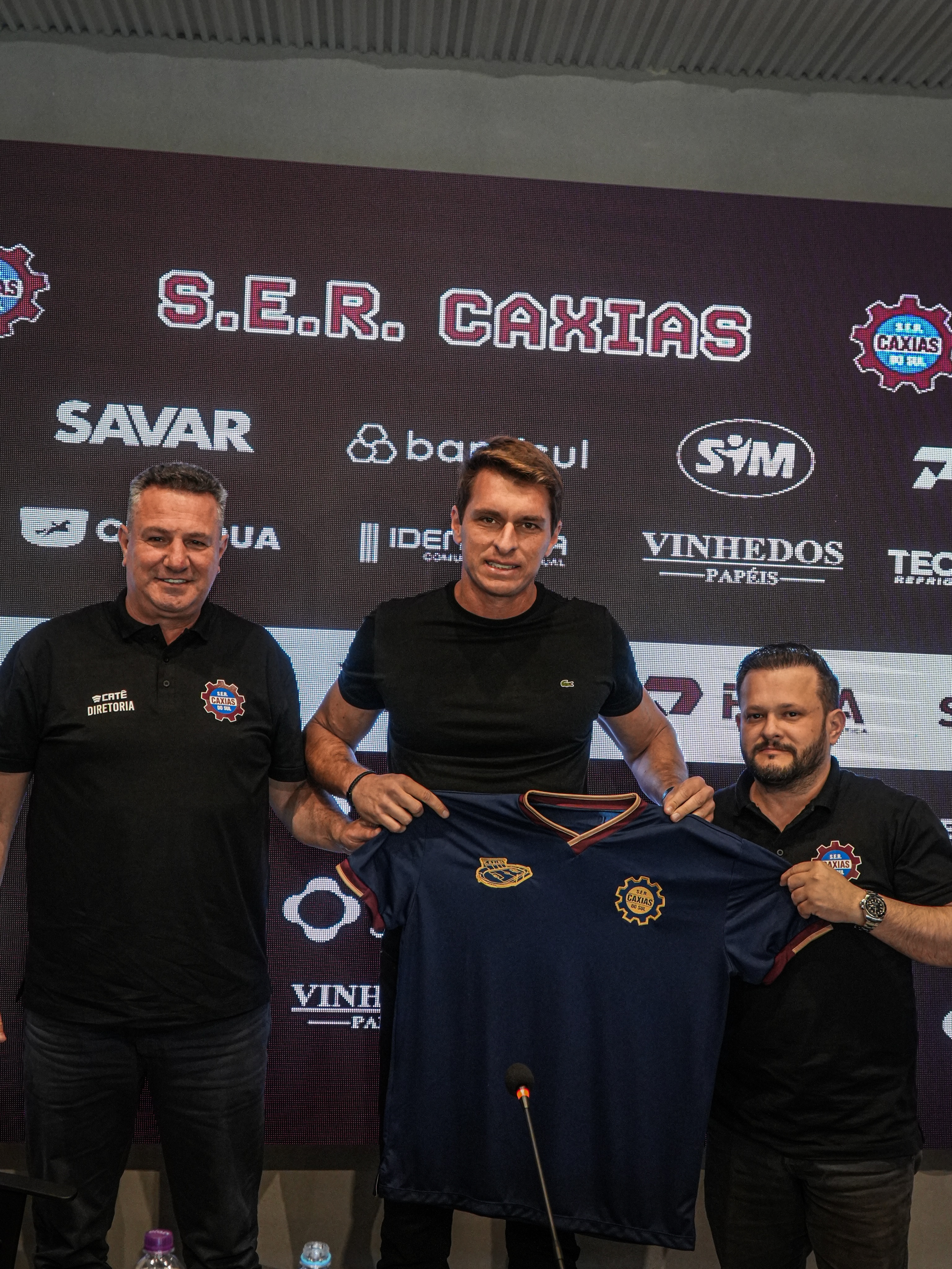Thiago Gomes é apresentado no Caxias e promete "time extremamente competitivo" para 2027