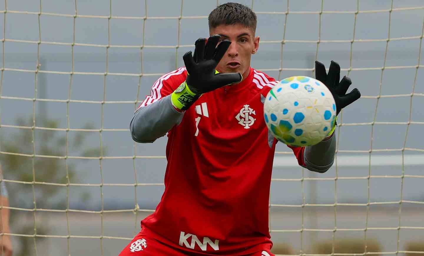 Depois de mais de um mês parado, Inter reestreia contra o Cruzeiro sem escalação definida