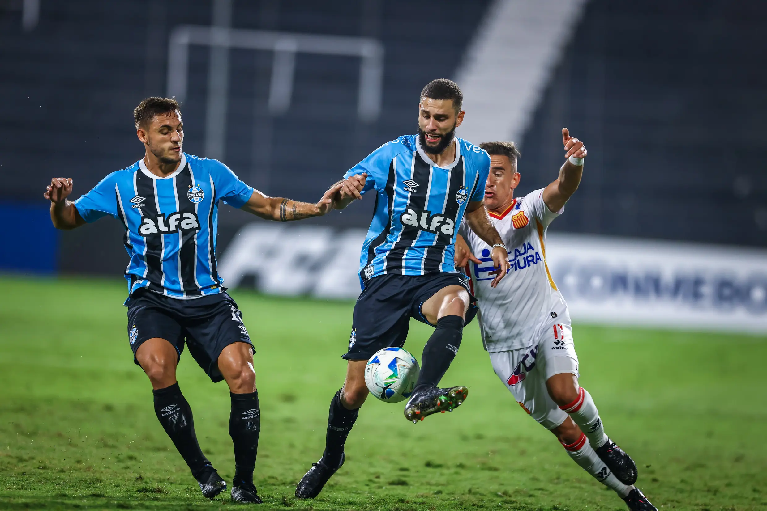 Grêmio e RB Bragantino se enfrentam na Arena em busca de objetivos distintos