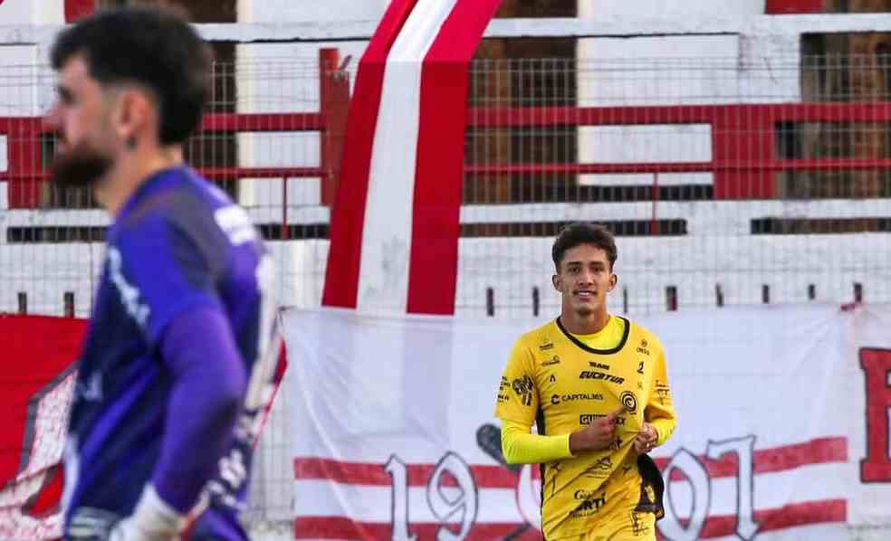 Cascavel goleia Guarany em Bagé com hat-trick de Zé Carlos e assume liderança da Série D