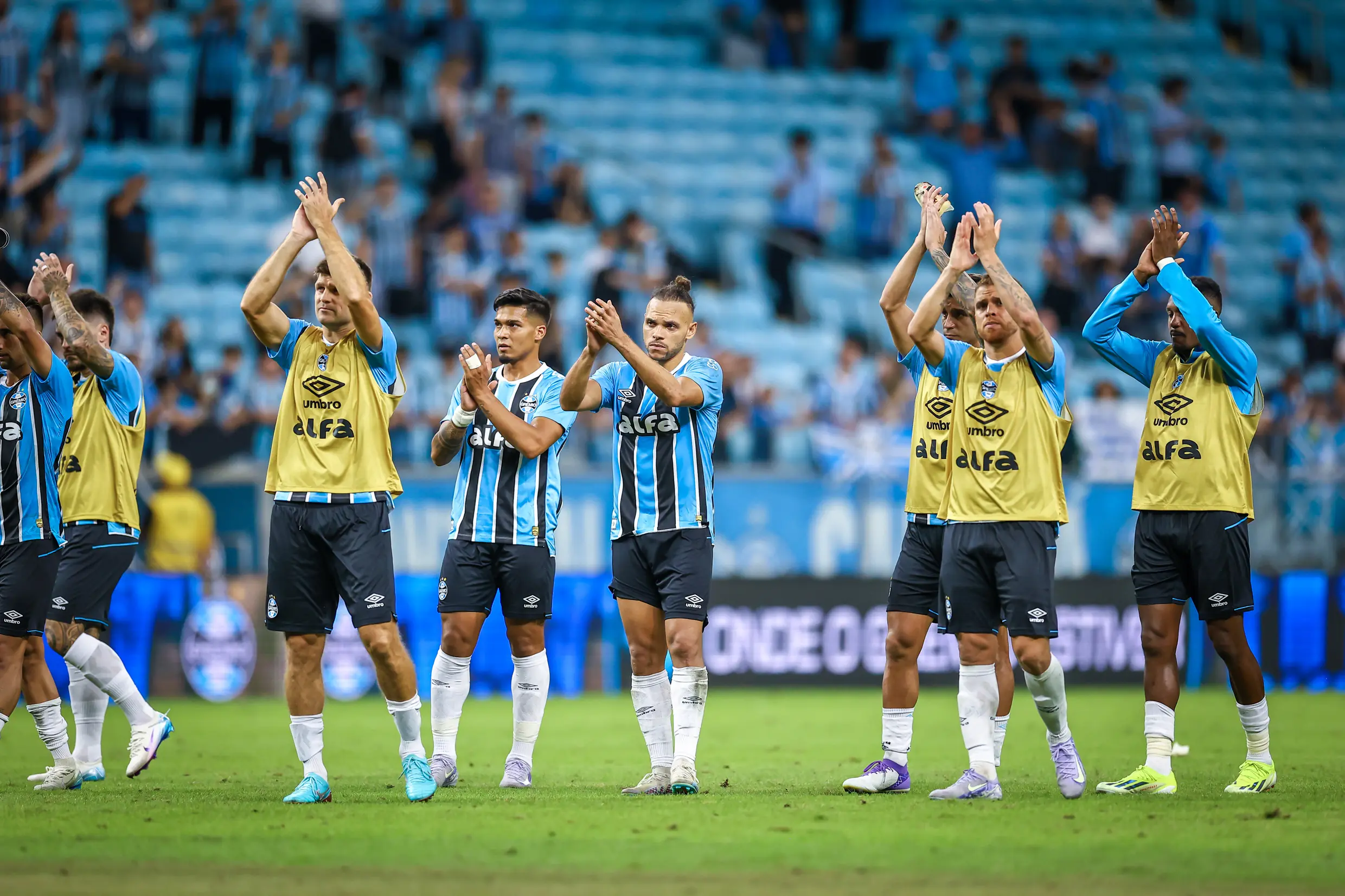 Grêmio joga pela Sul-Americana em busca da lideranca