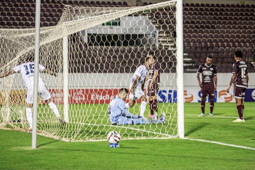 Longe de casa, Caxias vence a Ferroviária com gol contra e retoma o G-8 da Série C