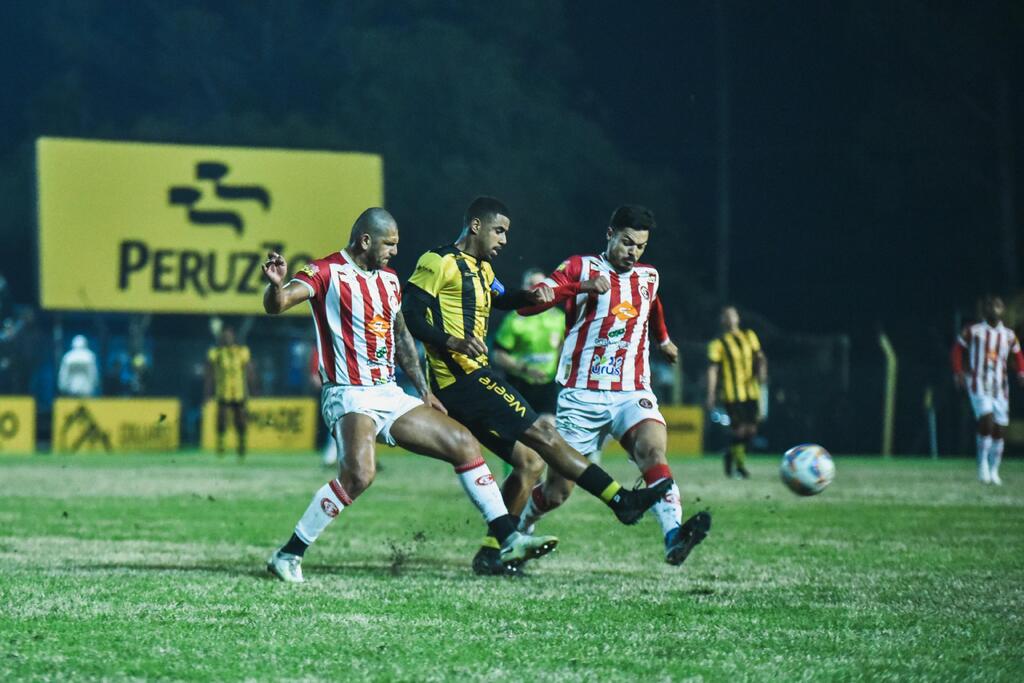 Inter-SM segura empate com Bagé e leva decisãso para Santa Maria