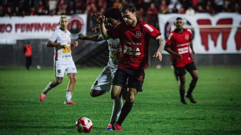 Brasil de Pelotas e Passo Fundo ficam no 1 a 1 na ida da final e Xavante sai reclamando da arbitragem