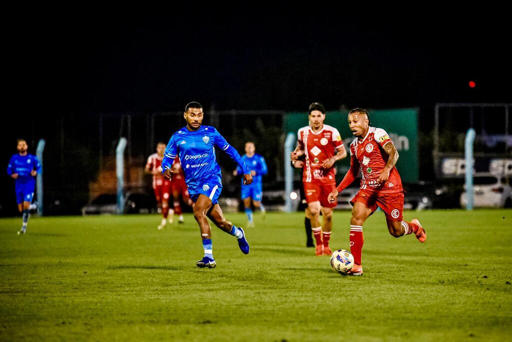 Novo Hamburgo bate Inter-SM e larga em vantagem na final da Série A2