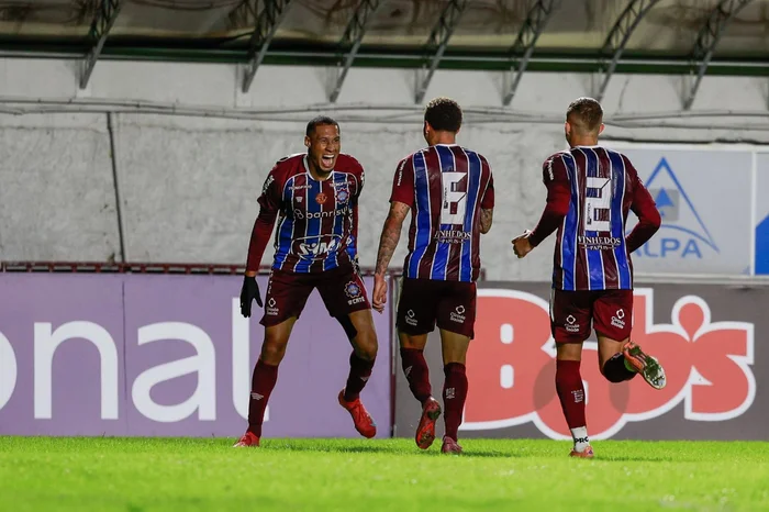 Caxias assume liderança do Grupo A da Copa Sul-Sudeste com vitória sobre o Volta Redonda